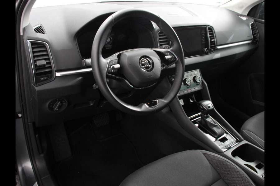 Škoda Karoq 1.5 TSI 150pk Automaat Ambition Skoda Karoq 1.5 TSI 150pk DSG Ambition | Navigatie | Apple Carpla/Android Auto | Camera | Climate Control | Adaptive Cruise control | Lichtmetalen Velgen