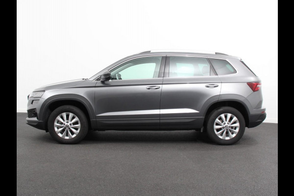 Škoda Karoq 1.5 TSI 150pk Automaat Ambition Skoda Karoq 1.5 TSI 150pk DSG Ambition | Navigatie | Apple Carpla/Android Auto | Camera | Climate Control | Adaptive Cruise control | Lichtmetalen Velgen
