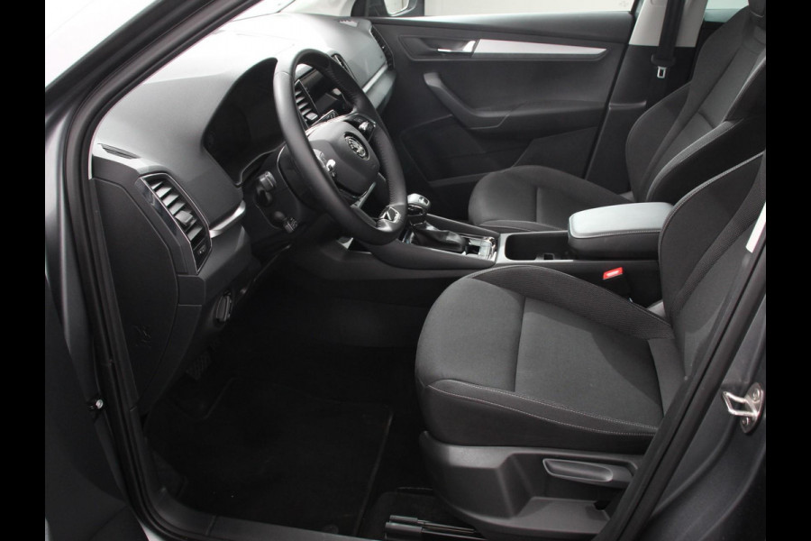 Škoda Karoq 1.5 TSI 150pk Automaat Ambition Skoda Karoq 1.5 TSI 150pk DSG Ambition | Navigatie | Apple Carpla/Android Auto | Camera | Climate Control | Adaptive Cruise control | Lichtmetalen Velgen