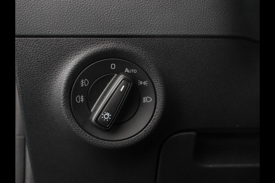Škoda Karoq 1.5 TSI 150pk Automaat Ambition Skoda Karoq 1.5 TSI 150pk DSG Ambition | Navigatie | Apple Carpla/Android Auto | Camera | Climate Control | Adaptive Cruise control | Lichtmetalen Velgen