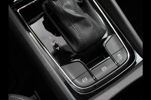 Škoda Karoq 1.5 TSI 150pk Automaat Ambition Skoda Karoq 1.5 TSI 150pk DSG Ambition | Navigatie | Apple Carpla/Android Auto | Camera | Climate Control | Adaptive Cruise control | Lichtmetalen Velgen