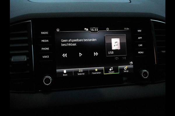 Škoda Karoq 1.5 TSI 150pk Automaat Ambition Skoda Karoq 1.5 TSI 150pk DSG Ambition | Navigatie | Apple Carpla/Android Auto | Camera | Climate Control | Adaptive Cruise control | Lichtmetalen Velgen