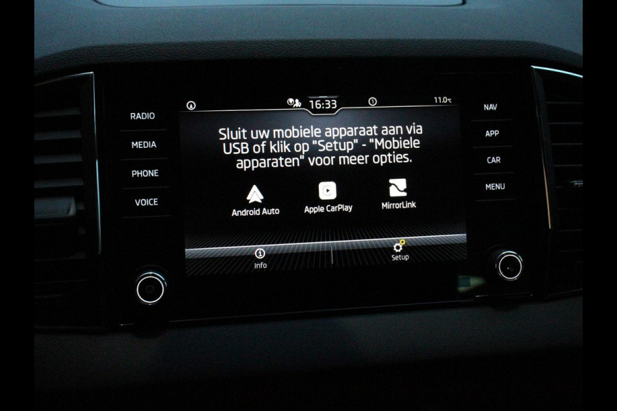 Škoda Karoq 1.5 TSI 150pk Automaat Ambition Skoda Karoq 1.5 TSI 150pk DSG Ambition | Navigatie | Apple Carpla/Android Auto | Camera | Climate Control | Adaptive Cruise control | Lichtmetalen Velgen