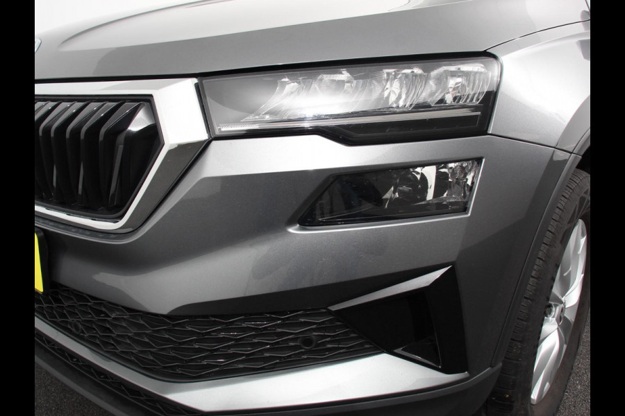 Škoda Karoq 1.5 TSI 150pk Automaat Ambition Skoda Karoq 1.5 TSI 150pk DSG Ambition | Navigatie | Apple Carpla/Android Auto | Camera | Climate Control | Adaptive Cruise control | Lichtmetalen Velgen