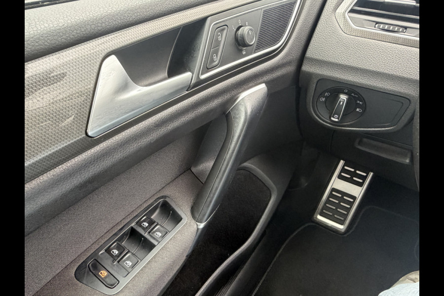Volkswagen Golf Sportsvan 1.5 TSI ACT Highline Adapt.Cruise Stoelverw Trekhaak Carplay