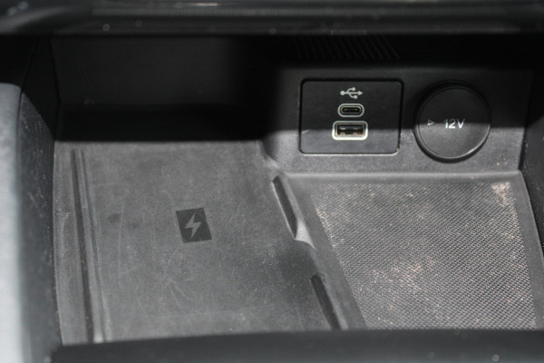 Ford Kuga 2.5 PHEV ST-Line X | Panoramadak | Wegklapbare trekhaak | Head up Display | Adapitve Led | Winter Pack | Bang&Olufsen | AGR-stoelen | 2.100kg trekgewicht