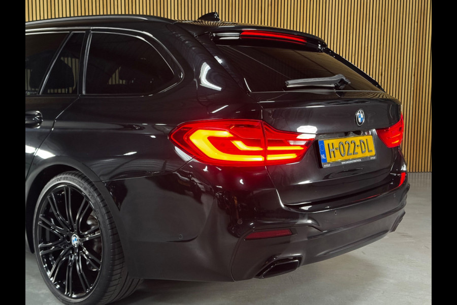 BMW 5 Serie Touring 520i M-Sport BLACK PACK|PANO|H&K|HUD|BMW Display-Key|AMBIENT|E-ZETEL MEMORY|20 inch