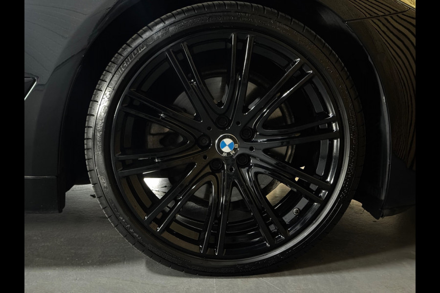 BMW 5 Serie Touring 520i M-Sport BLACK PACK|PANO|H&K|HUD|BMW Display-Key|AMBIENT|E-ZETEL MEMORY|20 inch