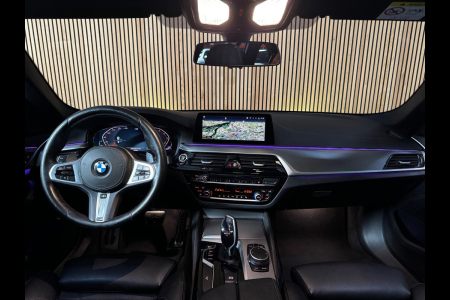BMW 5 Serie Touring 520i M-Sport BLACK PACK|PANO|H&K|HUD|BMW Display-Key|AMBIENT|E-ZETEL MEMORY|20 inch