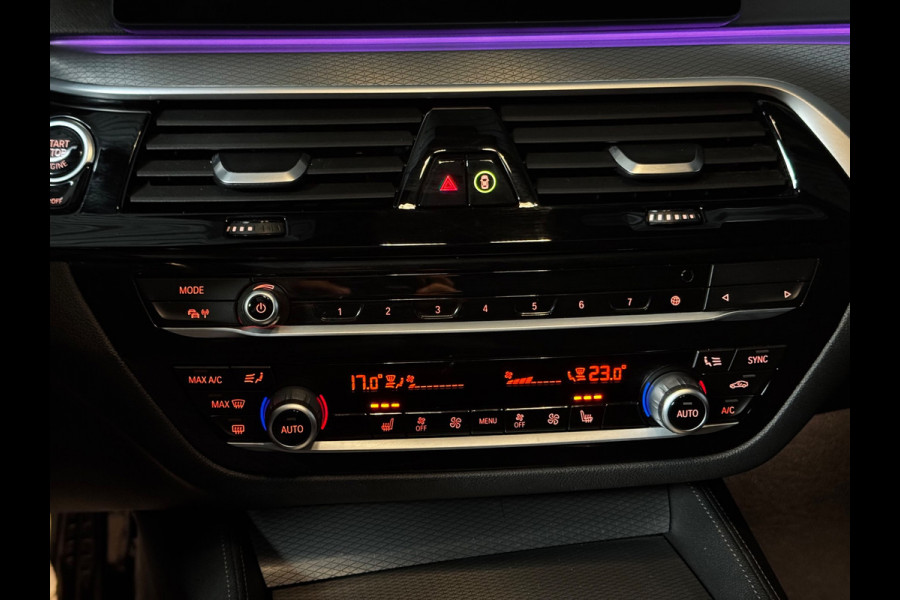 BMW 5 Serie Touring 520i M-Sport BLACK PACK|PANO|H&K|HUD|BMW Display-Key|AMBIENT|E-ZETEL MEMORY|20 inch