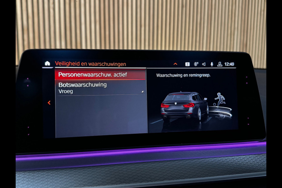 BMW 5 Serie Touring 520i M-Sport BLACK PACK|PANO|H&K|HUD|BMW Display-Key|AMBIENT|E-ZETEL MEMORY|20 inch