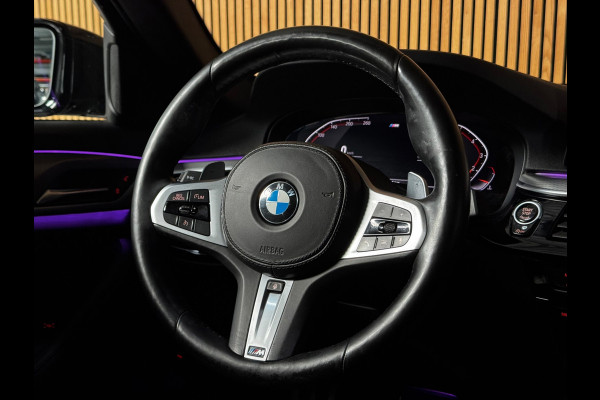 BMW 5 Serie Touring 520i M-Sport BLACK PACK|PANO|H&K|HUD|BMW Display-Key|AMBIENT|E-ZETEL MEMORY|20 inch
