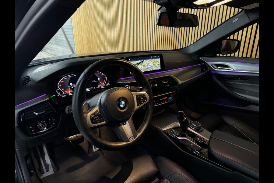 BMW 5 Serie Touring 520i M-Sport BLACK PACK|PANO|H&K|HUD|BMW Display-Key|AMBIENT|E-ZETEL MEMORY|20 inch