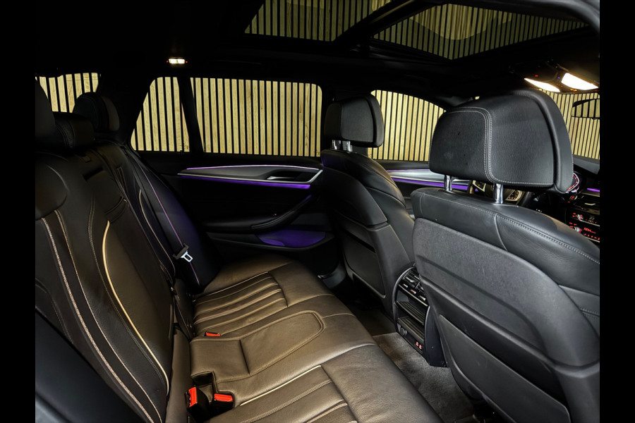 BMW 5 Serie Touring 520i M-Sport BLACK PACK|PANO|H&K|HUD|BMW Display-Key|AMBIENT|E-ZETEL MEMORY|20 inch