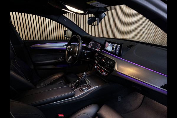 BMW 5 Serie Touring 520i M-Sport BLACK PACK|PANO|H&K|HUD|BMW Display-Key|AMBIENT|E-ZETEL MEMORY|20 inch