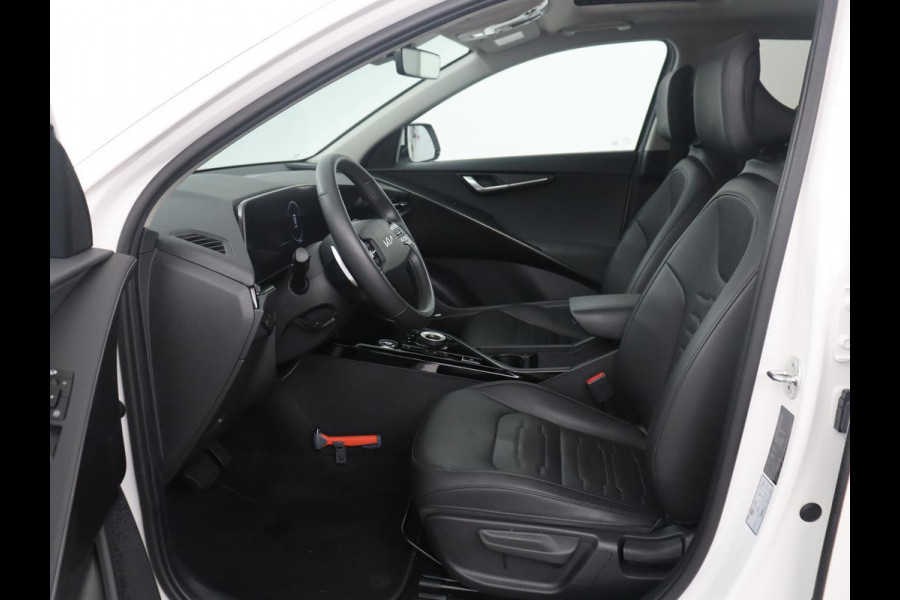 Kia Niro EV DynamicPlusLine 64.8 kWh | SOH 95,8% | Panoramadak | Leder | Adaptive cruise | Harman/Kardon | Trekhaak | Camera | Park assist | Stuur/stoel verwarming | Carplay | Climate control | Full LED