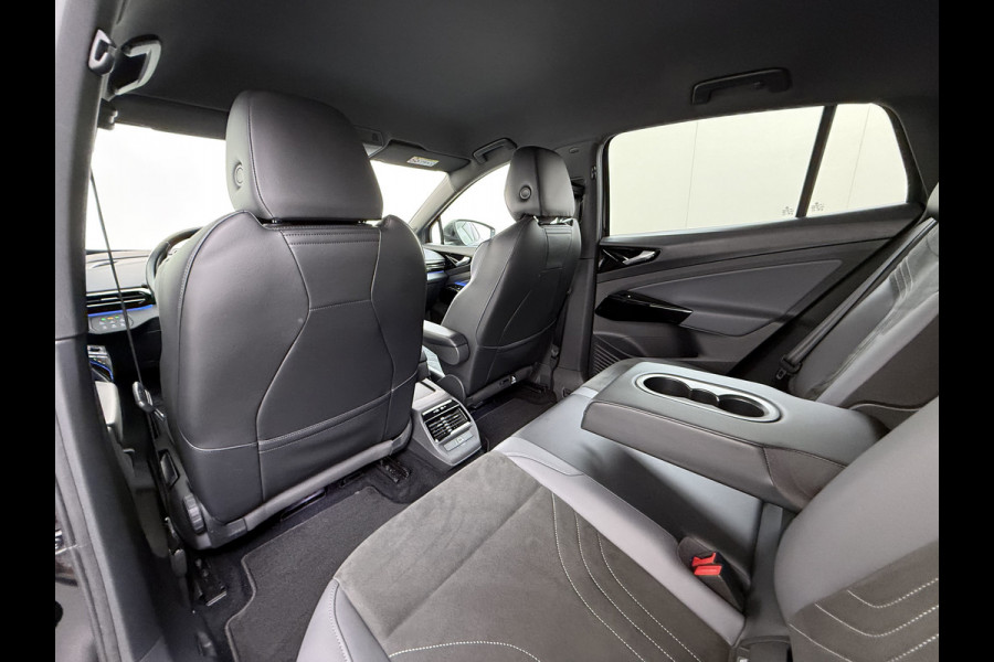 Volkswagen ID.5 Coupé Pro 82kWh 204PK Trekhaak SOH 94% Camera Adap.Cruise Assistentie+Comfort+Design+Stylepakket Navi Keyless Apple Carplay Andr Led-a-licht dynamisch Keyless advanced Matrix led-koplampen Lmv 20" Privacy Glas DAB 1.000KG Trekgewicht 1e Eigenaar