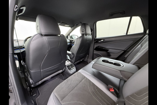 Volkswagen ID.5 Coupé Pro 82kWh 204PK Trekhaak SOH 94% Camera Adap.Cruise Assistentie+Comfort+Design+Stylepakket Navi Keyless Apple Carplay Andr Led-a-licht dynamisch Keyless advanced Matrix led-koplampen Lmv 20" Privacy Glas DAB 1.000KG Trekgewicht 1e Eigenaar