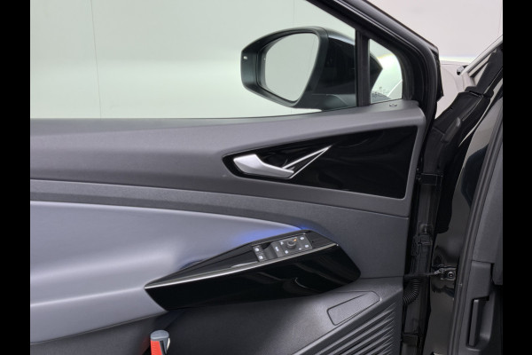 Volkswagen ID.5 Coupé Pro 82kWh 204PK Trekhaak SOH 94% Camera Adap.Cruise Assistentie+Comfort+Design+Stylepakket Navi Keyless Apple Carplay Andr Led-a-licht dynamisch Keyless advanced Matrix led-koplampen Lmv 20" Privacy Glas DAB 1.000KG Trekgewicht 1e Eigenaar