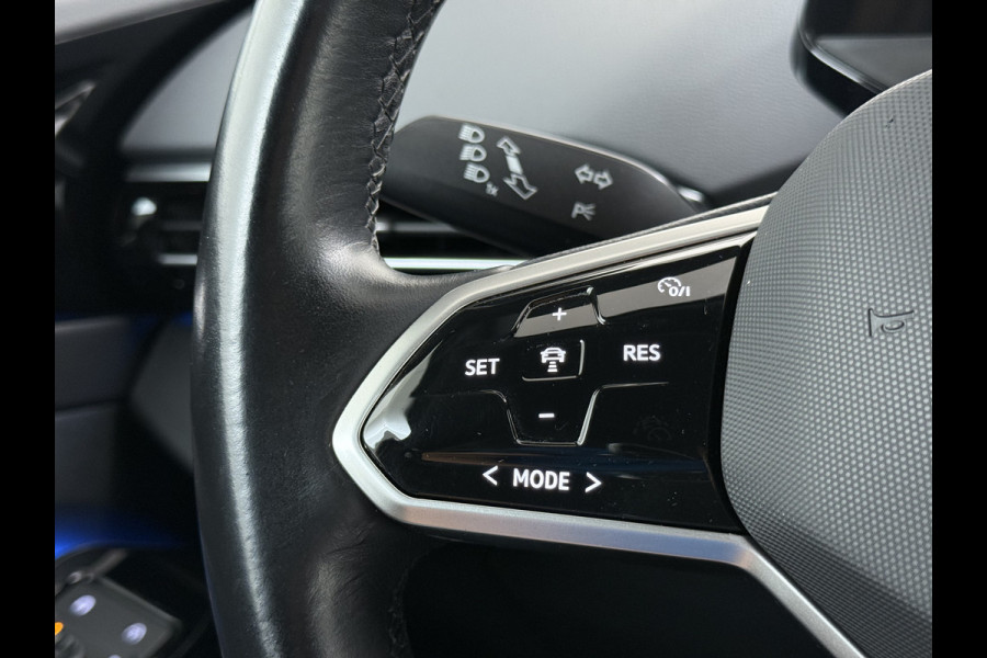 Volkswagen ID.5 Coupé Pro 82kWh 204PK Trekhaak SOH 94% Camera Adap.Cruise Assistentie+Comfort+Design+Stylepakket Navi Keyless Apple Carplay Andr Led-a-licht dynamisch Keyless advanced Matrix led-koplampen Lmv 20" Privacy Glas DAB 1.000KG Trekgewicht 1e Eigenaar