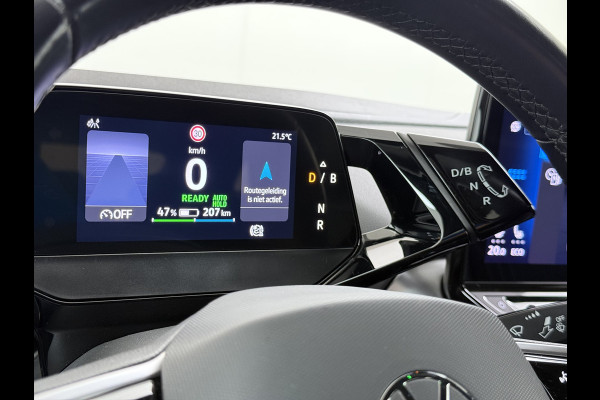 Volkswagen ID.5 Coupé Pro 82kWh 204PK Trekhaak SOH 94% Camera Adap.Cruise Assistentie+Comfort+Design+Stylepakket Navi Keyless Apple Carplay Andr Led-a-licht dynamisch Keyless advanced Matrix led-koplampen Lmv 20" Privacy Glas DAB 1.000KG Trekgewicht 1e Eigenaar