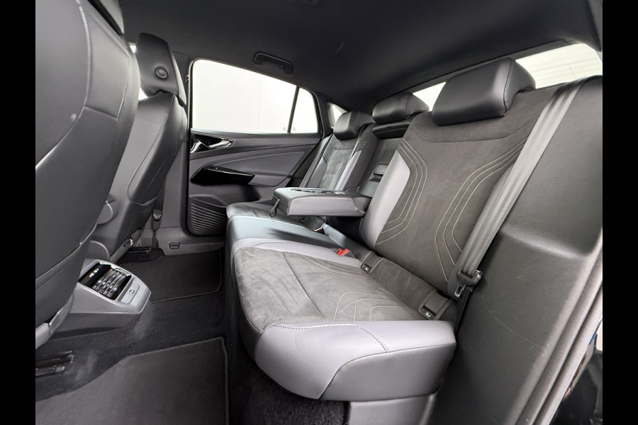 Volkswagen ID.5 Coupé Pro 82kWh 204PK Trekhaak SOH 94% Camera Adap.Cruise Assistentie+Comfort+Design+Stylepakket Navi Keyless Apple Carplay Andr Led-a-licht dynamisch Keyless advanced Matrix led-koplampen Lmv 20" Privacy Glas DAB 1.000KG Trekgewicht 1e Eigenaar