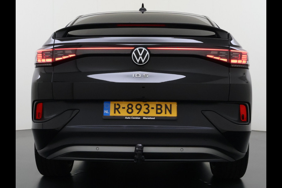 Volkswagen ID.5 Coupé Pro 82kWh 204PK Trekhaak SOH 94% Camera Adap.Cruise Assistentie+Comfort+Design+Stylepakket Navi Keyless Apple Carplay Andr Led-a-licht dynamisch Keyless advanced Matrix led-koplampen Lmv 20" Privacy Glas DAB 1.000KG Trekgewicht 1e Eigenaar