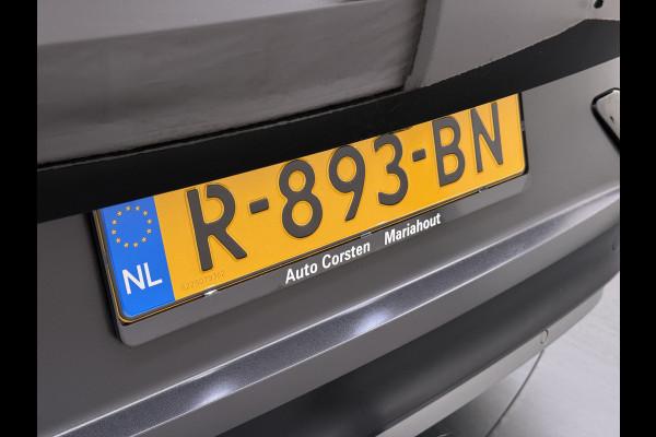 Volkswagen ID.5 Coupé Pro 82kWh 204PK Trekhaak SOH 94% Camera Adap.Cruise Assistentie+Comfort+Design+Stylepakket Navi Keyless Apple Carplay Andr Led-a-licht dynamisch Keyless advanced Matrix led-koplampen Lmv 20" Privacy Glas DAB 1.000KG Trekgewicht 1e Eigenaar