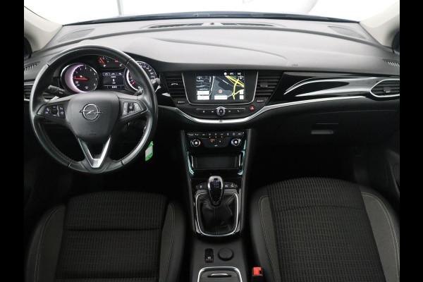 Opel Astra Sports Tourer 1.2 Design & Tech | Cruise control | Camera | Park assist | Trekhaak | Dodehoek detectie | Navigatie | Carplay | Climate control | 16" velgen