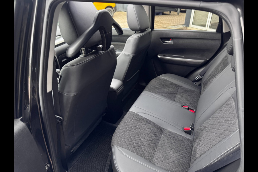 Suzuki Vitara 1.5 Hybrid Style | Panoramadak | Suzuki dealer onderhouden | Stoelverwarming | Camera |