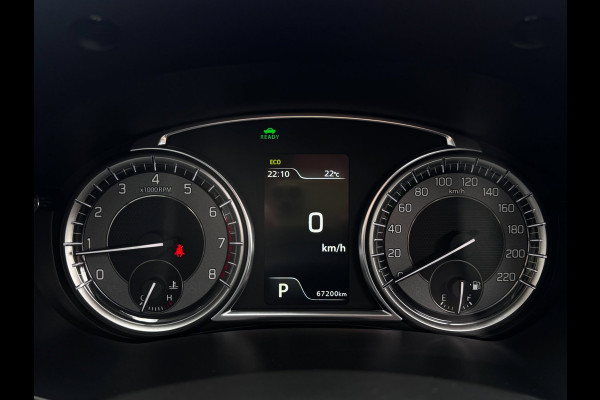 Suzuki Vitara 1.5 Hybrid Style | Panoramadak | Suzuki dealer onderhouden | Stoelverwarming | Camera |