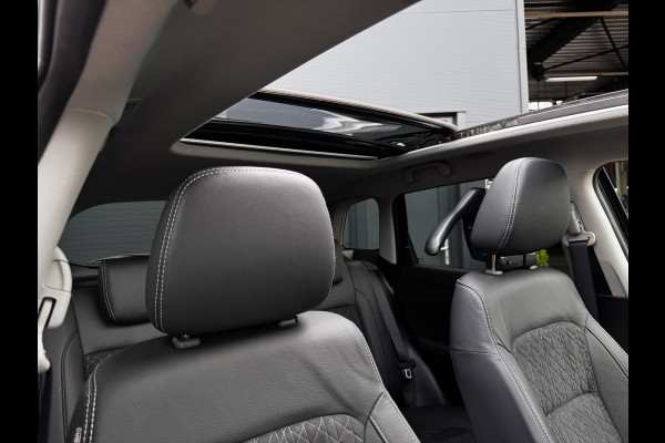 Suzuki Vitara 1.5 Hybrid Style | Panoramadak | Suzuki dealer onderhouden | Stoelverwarming | Camera |