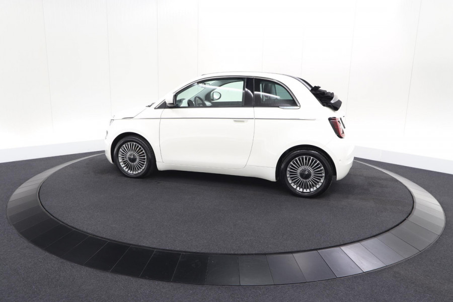 Fiat 500C Icon 42 kWh | 97,3% SOH | Convenience Pack | Camera | Dodehoekdetectie | Stoelverwarming