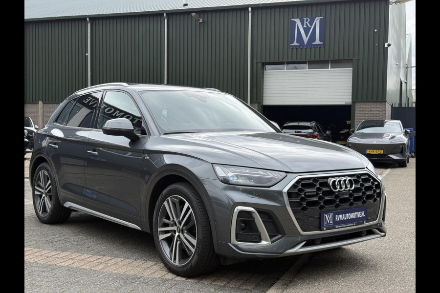 Audi Q5 55 TFSI e S edition PHEV| VAN: 48.900,- VOOR: 44.877,- UW HERFSTVOORDEEL: 4.023,- S-LINE BINNEN + BUITEN |LUCHTVERING| ELEKTRISCHE TREKHAAK| 360 CAMERA| PANO| DODE HOEK SENSOR| ELEK. STOELEN | MATRIX| RECENT NOG ONDERHOUD GEHAD|