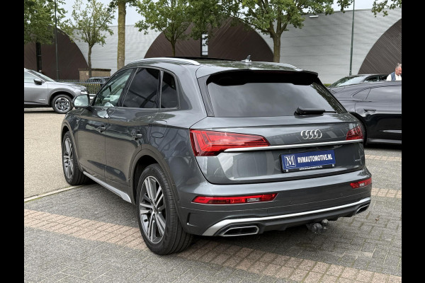 Audi Q5 55 TFSI e S edition PHEV| VAN: 48.900,- VOOR: 44.877,- UW HERFSTVOORDEEL: 4.023,- S-LINE BINNEN + BUITEN |LUCHTVERING| ELEKTRISCHE TREKHAAK| 360 CAMERA| PANO| DODE HOEK SENSOR| ELEK. STOELEN | MATRIX| RECENT NOG ONDERHOUD GEHAD|