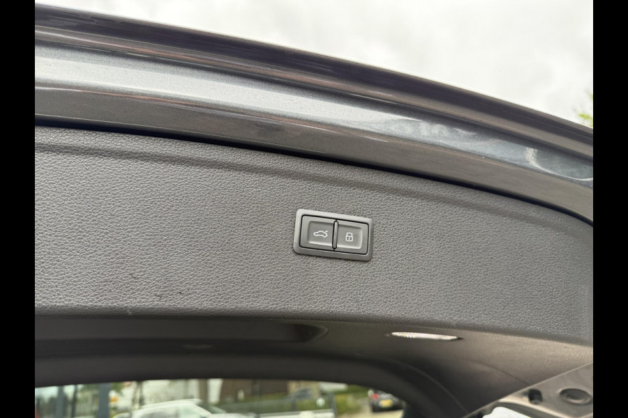Audi Q5 55 TFSI e S edition PHEV| VAN: 48.900,- VOOR: 44.877,- UW HERFSTVOORDEEL: 4.023,- S-LINE BINNEN + BUITEN |LUCHTVERING| ELEKTRISCHE TREKHAAK| 360 CAMERA| PANO| DODE HOEK SENSOR| ELEK. STOELEN | MATRIX| RECENT NOG ONDERHOUD GEHAD|