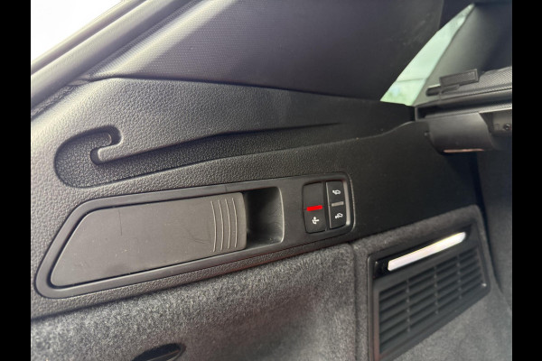 Audi Q5 55 TFSI e S edition PHEV| VAN: 48.900,- VOOR: 44.877,- UW HERFSTVOORDEEL: 4.023,- S-LINE BINNEN + BUITEN |LUCHTVERING| ELEKTRISCHE TREKHAAK| 360 CAMERA| PANO| DODE HOEK SENSOR| ELEK. STOELEN | MATRIX| RECENT NOG ONDERHOUD GEHAD|