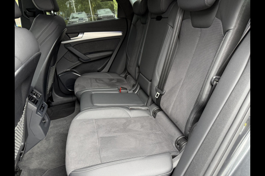 Audi Q5 55 TFSI e S edition PHEV| VAN: 48.900,- VOOR: 44.877,- UW HERFSTVOORDEEL: 4.023,- S-LINE BINNEN + BUITEN |LUCHTVERING| ELEKTRISCHE TREKHAAK| 360 CAMERA| PANO| DODE HOEK SENSOR| ELEK. STOELEN | MATRIX| RECENT NOG ONDERHOUD GEHAD|