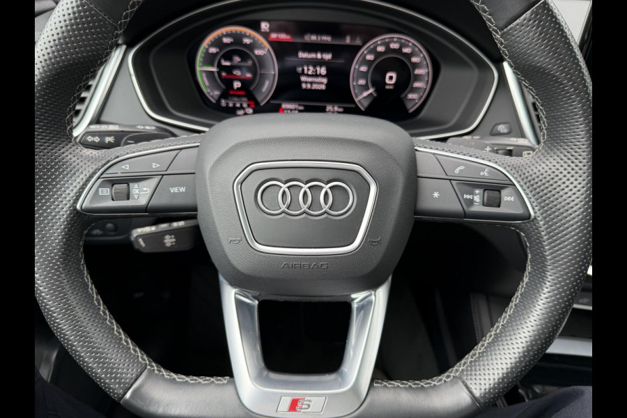 Audi Q5 55 TFSI e S edition PHEV| VAN: 48.900,- VOOR: 44.877,- UW HERFSTVOORDEEL: 4.023,- S-LINE BINNEN + BUITEN |LUCHTVERING| ELEKTRISCHE TREKHAAK| 360 CAMERA| PANO| DODE HOEK SENSOR| ELEK. STOELEN | MATRIX| RECENT NOG ONDERHOUD GEHAD|