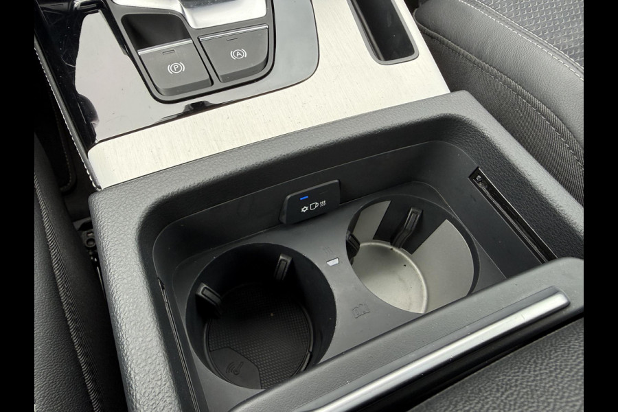 Audi Q5 55 TFSI e S edition PHEV| VAN: 48.900,- VOOR: 44.877,- UW HERFSTVOORDEEL: 4.023,- S-LINE BINNEN + BUITEN |LUCHTVERING| ELEKTRISCHE TREKHAAK| 360 CAMERA| PANO| DODE HOEK SENSOR| ELEK. STOELEN | MATRIX| RECENT NOG ONDERHOUD GEHAD|