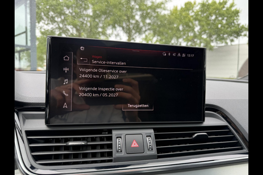 Audi Q5 55 TFSI e S edition PHEV| VAN: 48.900,- VOOR: 44.877,- UW HERFSTVOORDEEL: 4.023,- S-LINE BINNEN + BUITEN |LUCHTVERING| ELEKTRISCHE TREKHAAK| 360 CAMERA| PANO| DODE HOEK SENSOR| ELEK. STOELEN | MATRIX| RECENT NOG ONDERHOUD GEHAD|