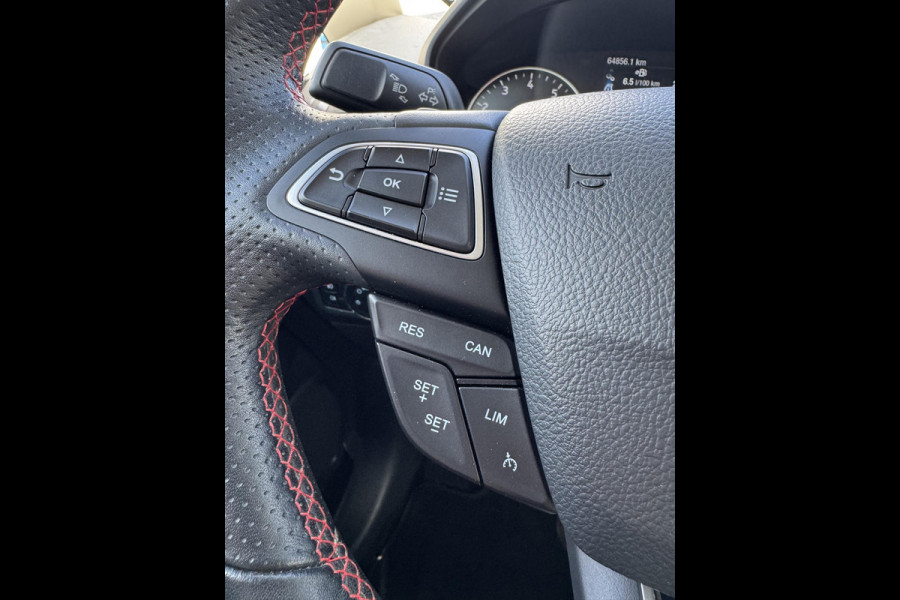 Ford EcoSport 1.0 EcoBoost ST-Line Black 125pk | Winterpack | SYNC 3 Navigatie | Achteruitrijcamera | Zwart dak |