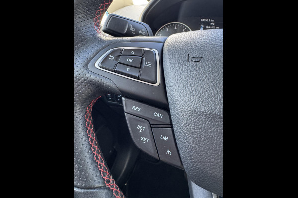Ford EcoSport 1.0 EcoBoost ST-Line Black 125pk | Winterpack | SYNC 3 Navigatie | Achteruitrijcamera | Zwart dak |