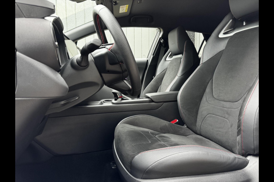 Toyota C-HR 2.0 Plug-in Hybrid 220 GR SPORT | Digitale Binnenspiegel | Blindspot | HUD | Adaptive CC | GR stoelen | Smart Phone Entry | Camera |