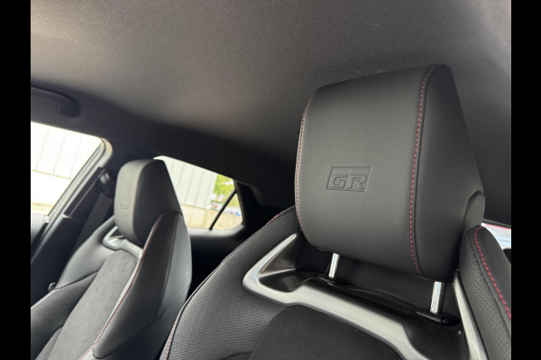 Toyota C-HR 2.0 Plug-in Hybrid 220 GR SPORT | Digitale Binnenspiegel | Blindspot | HUD | Adaptive CC | GR stoelen | Smart Phone Entry | Camera |
