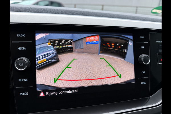 Volkswagen Polo 1.0 TSI Comfortline Business carplay_Camera_Cruise_Led
