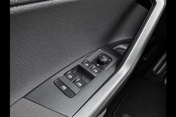 Volkswagen Polo 1.0 TSI Comfortline Business carplay_Camera_Cruise_Led