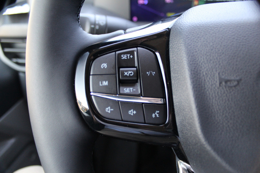 Ford E-Transit Custom 340 L2H1 Trend 71 kWh ELEKTRISCH ! Apple Carplay, Camera, Cruise Control, Metallic lak, Winter pakket: Stoel-, Stuur- en Voorraamverw., verwarming, Van € 46.340,- nu voor € 37.950,-