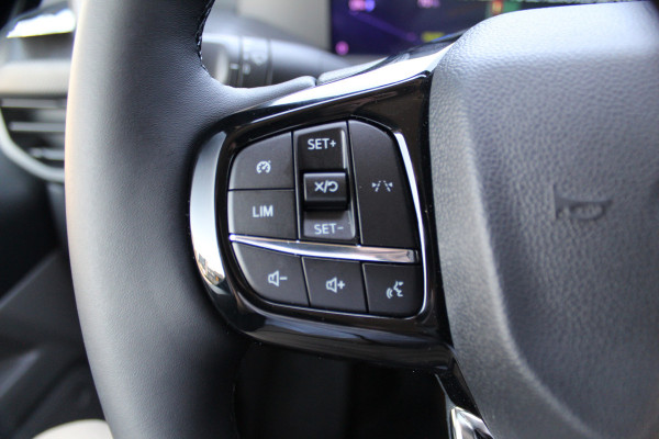 Ford E-Transit Custom 340 L2H1 Trend 71 kWh ELEKTRISCH ! Apple Carplay, Camera, Cruise Control, Metallic lak, Winter pakket: Stoel-, Stuur- en Voorraamverw., verwarming, Van € 46.340,- nu voor € 37.950,-