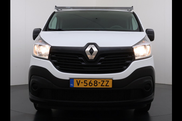 Renault Trafic DCI 126PK 3-Pers. EURO 6 Trekhaak Navi Airco Cruise Control Imperial Bluetooth Pdc Comfort Energy Achterdeuren Schuifdeur Betonplex Vloer Inbouwkasten 1.6dCi T29 L1H1 1e Eigenaar 2.000KG Trekgewicht Origineel Nederlandse Bus